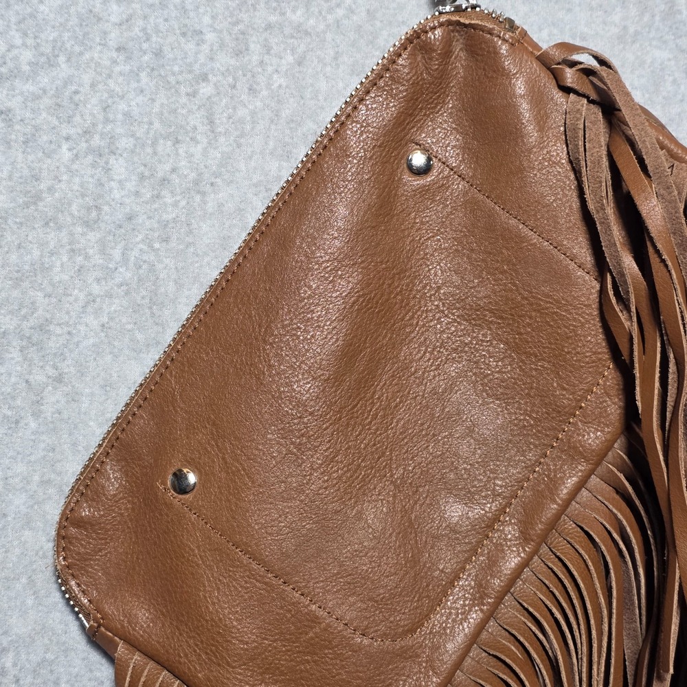 Linea Pelle Fringe wrist purse - Picture 3 of 12
